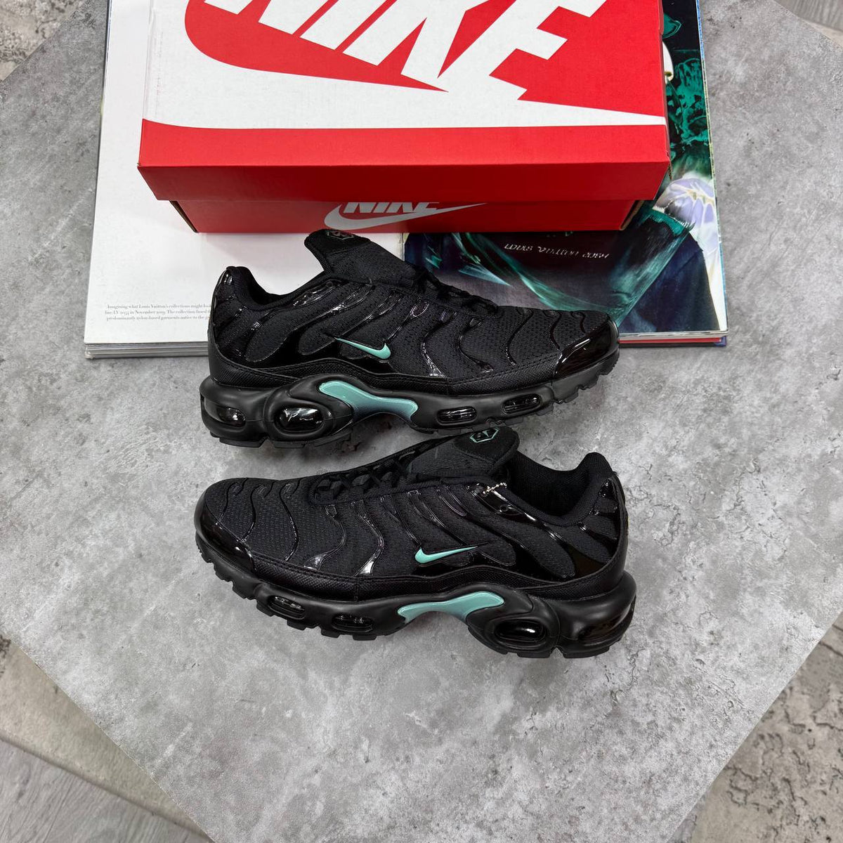 NI TNS BLACK&MINT