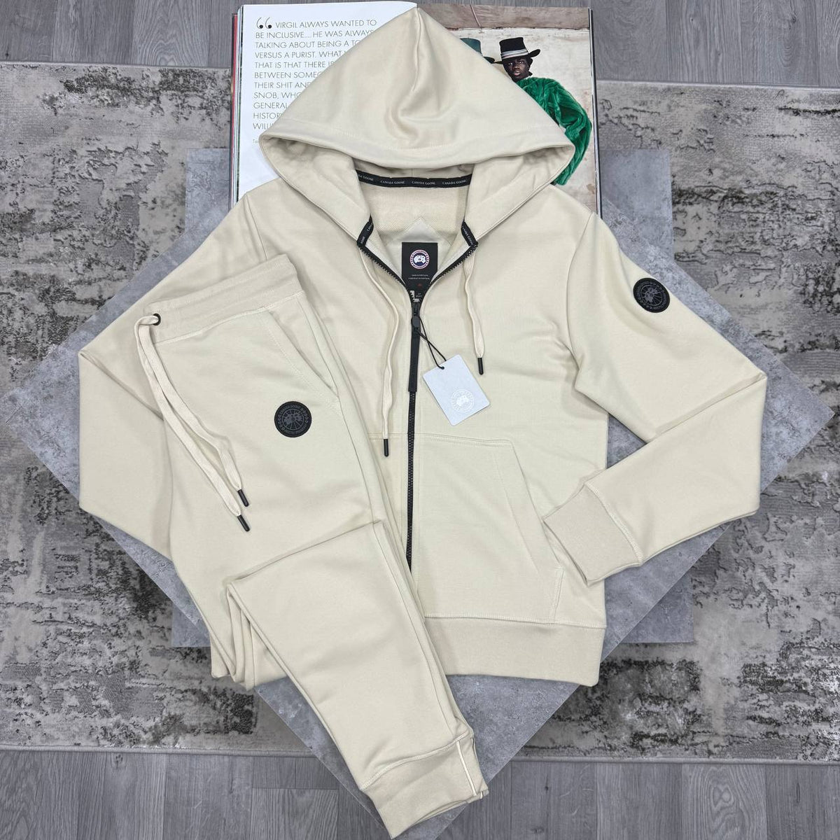 CD TRACKSUIT BLACK BADGE BEIGE