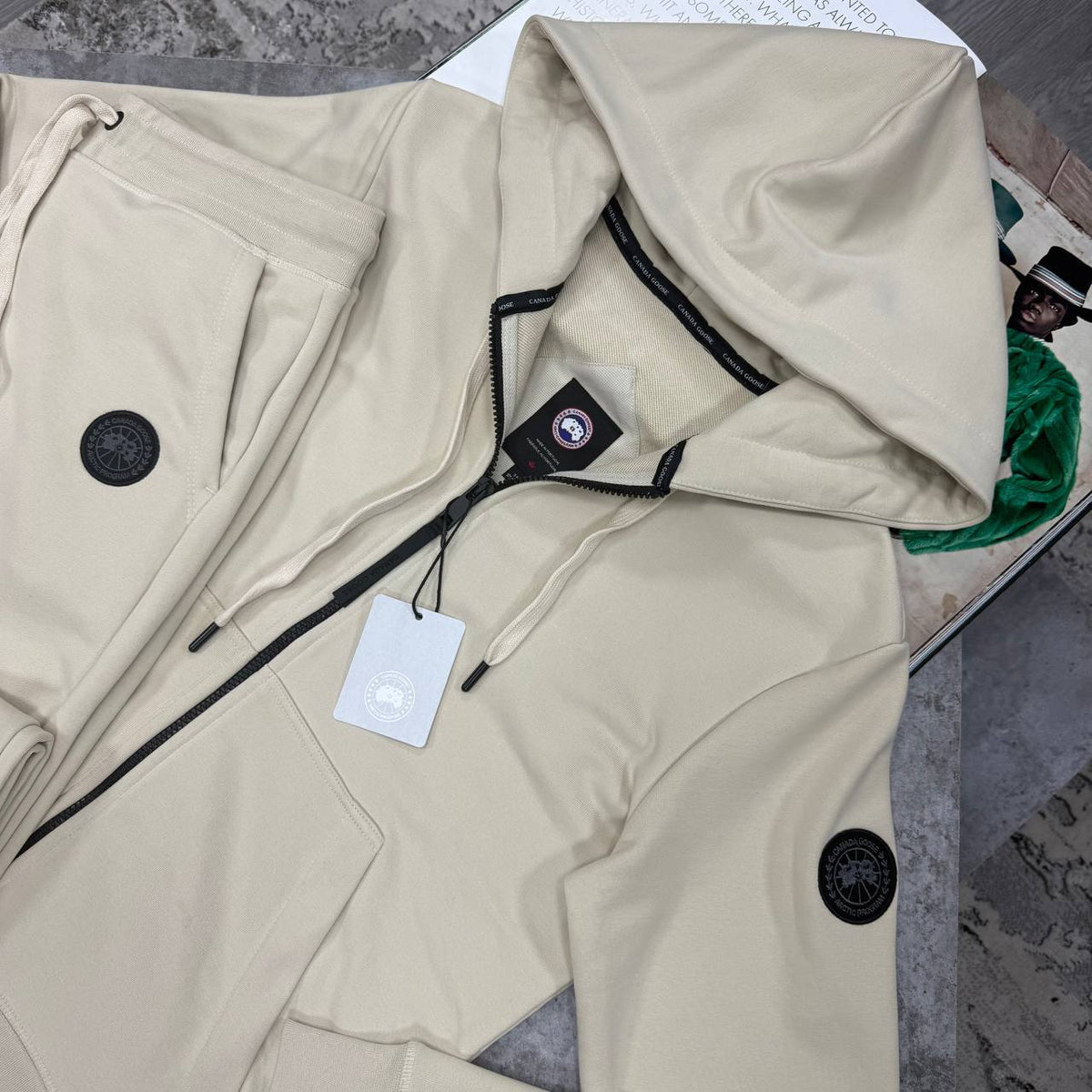 CD TRACKSUIT BLACK BADGE BEIGE
