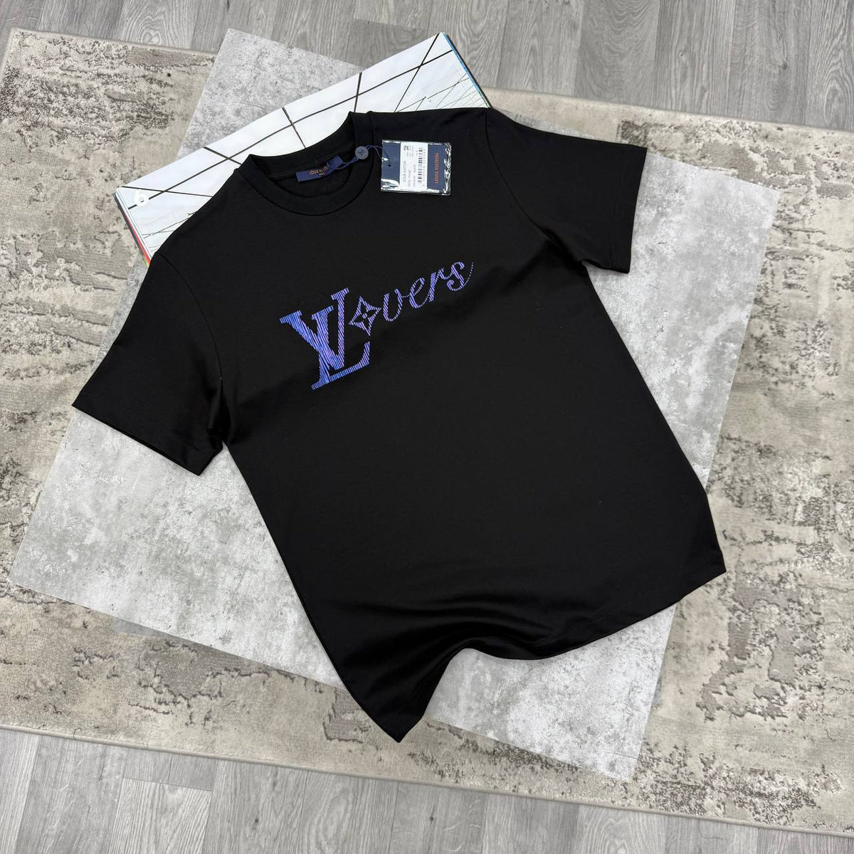LV LOVERS TEE BLACK