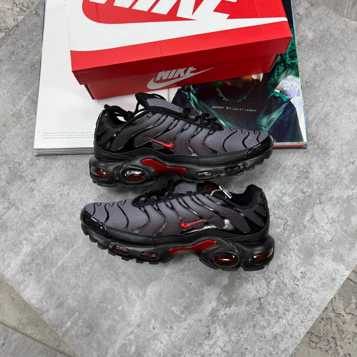 NI TNS BLACK&RED