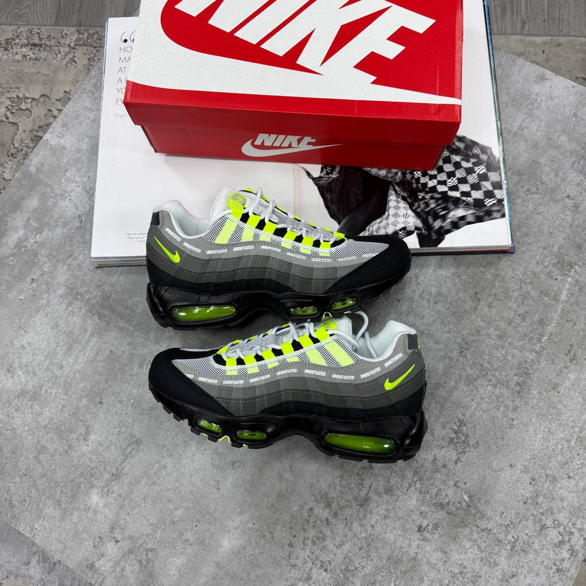 NI AIR MAX 95s X UNDEFEATED GREEN