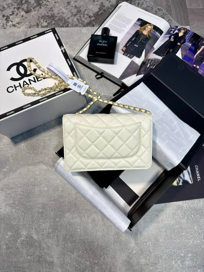 CHNL QUILTED WALLET BAG - WHITE